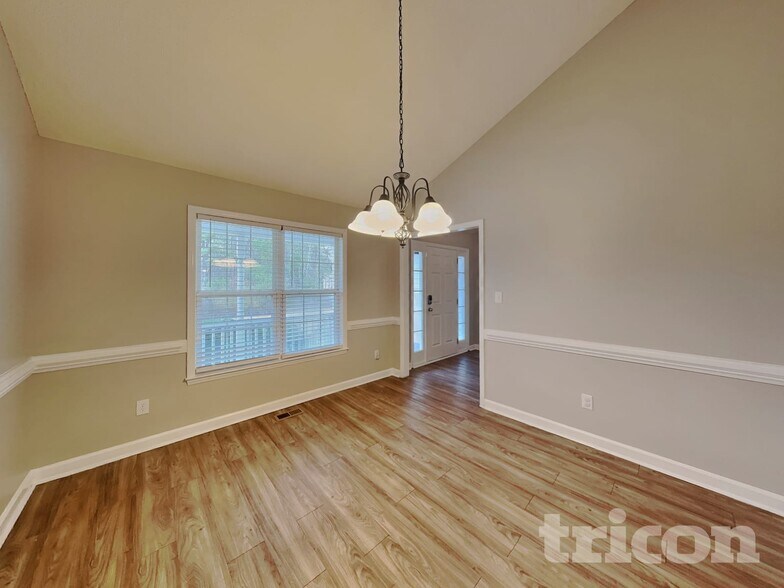 Building Photo - 46 Albemarle Dr