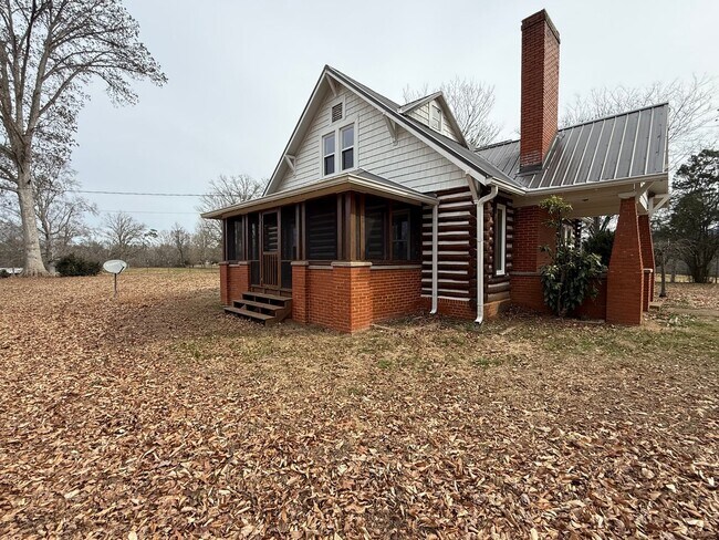 Building Photo - 4676 Sevierville Rd