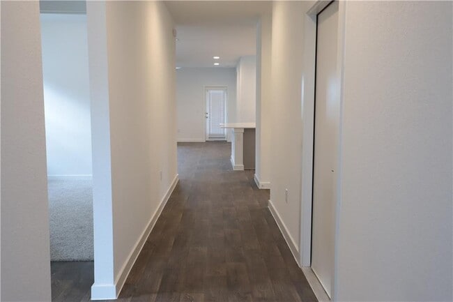 Building Photo - 3720 Niddry Dr