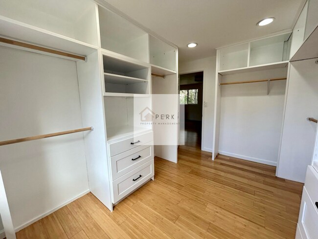 Building Photo - Beautiful 5 Bedroom / 3 Bath Home