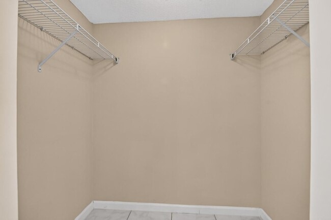 Building Photo - 4140 NW 44th Ave