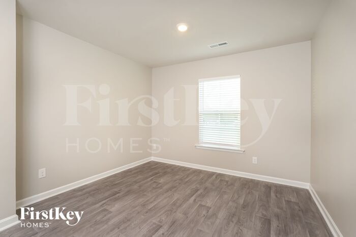 Building Photo - 133 Expansive Dr