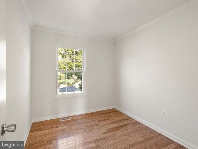 Building Photo - 15278 Cloverdale Rd