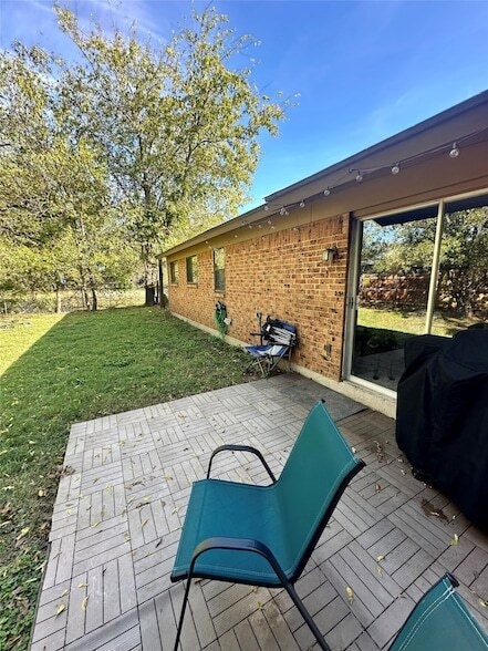 Building Photo - 1005 Waverly Dr