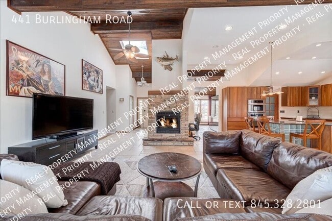 Building Photo - 441 Burlingham Rd