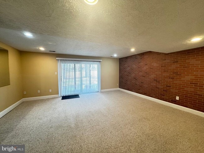 Building Photo - 11720 Stonegate Ln