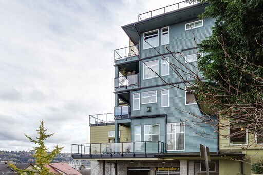 Building Photo - East Queen Anne Seattle 2 Bedroom Apartment for Rent | Lake Union Views, Rooftop Deck, In-Unit La...