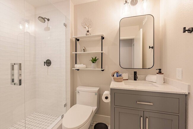 Building Photo - Spacious 3BR/3BA Townhome  | Pool, Tennis & Easy Access to Everything