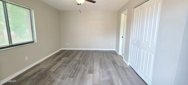 Building Photo - 2118 Oak Meadow Cir