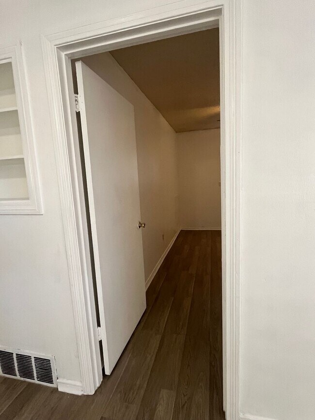 Building Photo - 1612 58th St