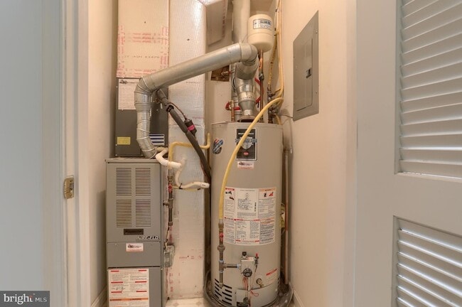 Building Photo - 211 Sparrow Rd