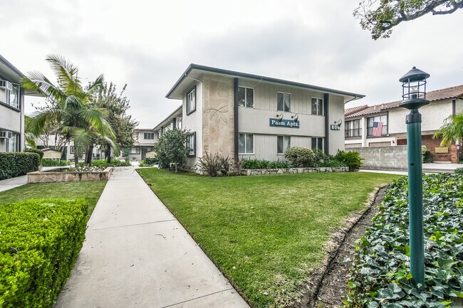 Building Photo - 806 Arcadia Ave