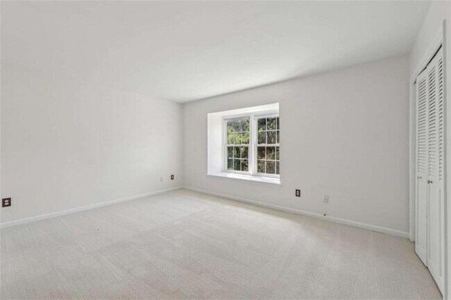Building Photo - 98 La Rue Pl NW