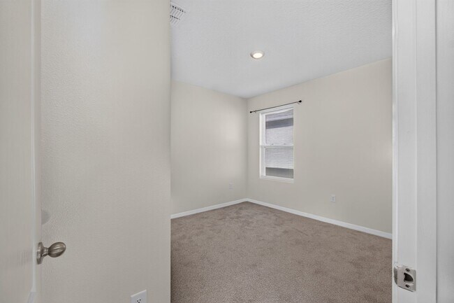 Building Photo - 537 Talisi Lp