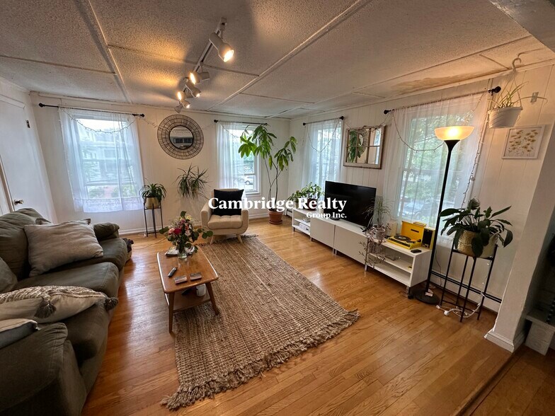 Building Photo - 18 Tremont St