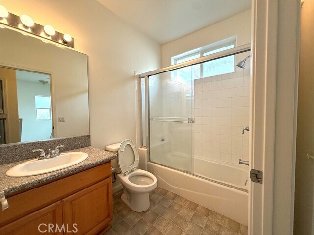 Building Photo - 3317 Del Mar Ave