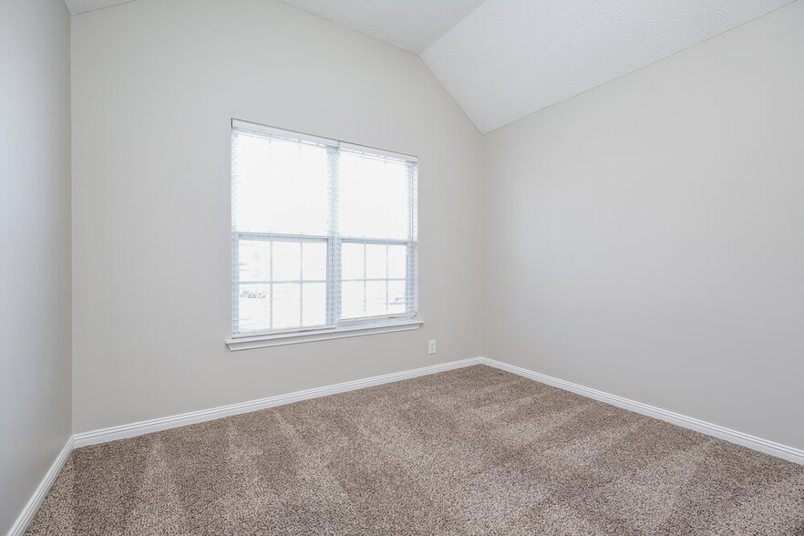Building Photo - 151 Mary Joe Martin Dr