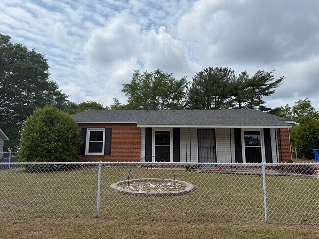 Primary Photo - 5523 Livingston Dr