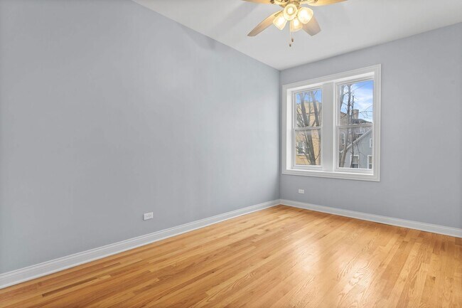 Building Photo - 1529 S Komensky Ave