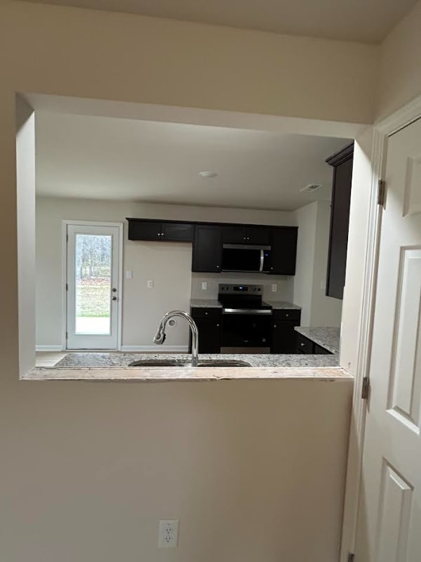 Building Photo - 111 Red Maple Pl