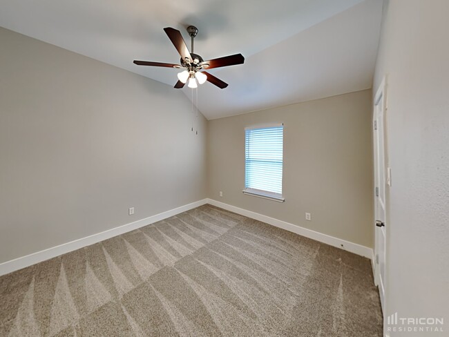 Building Photo - 2021 Bay Laurel Dr