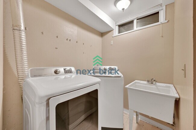 Building Photo - Stunning Bellevue Home for Rent