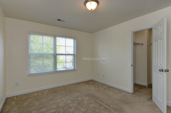 Building Photo - Big & Nice 3Br/2.5Bth Townhome in Steele Creek by Harris Teeter Shopping Center