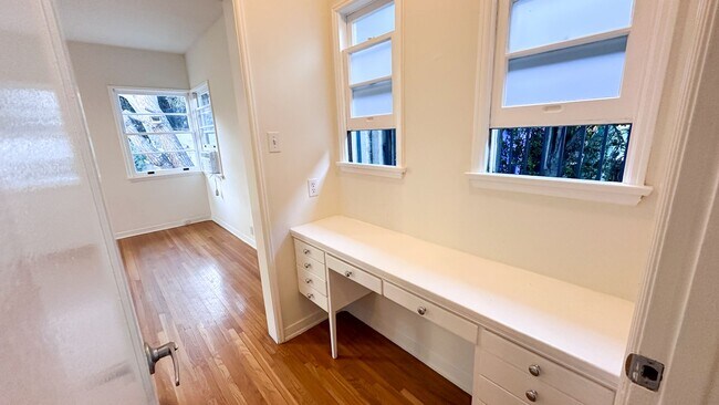 Building Photo - Classic View Park Rental