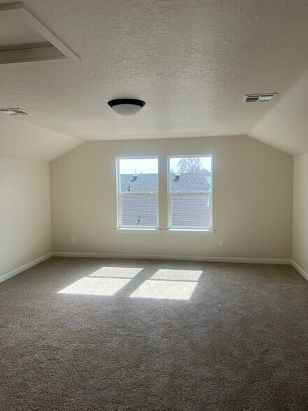 Building Photo - 10114 Longtail Dr