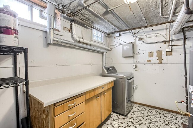 Building Photo - 3 Bedroom single family home in Denver