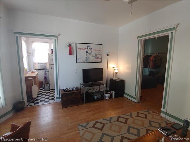 Building Photo - 4207 4th St
