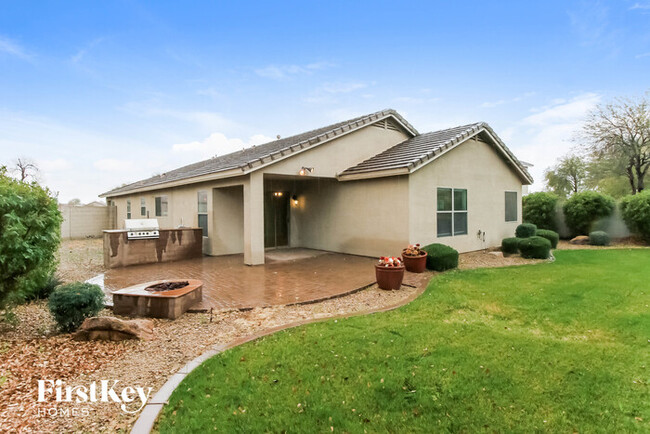 Building Photo - 39121 N Parisi Ln