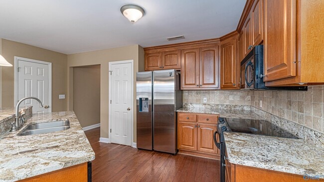 Building Photo - 5311 Frankford Dr SE