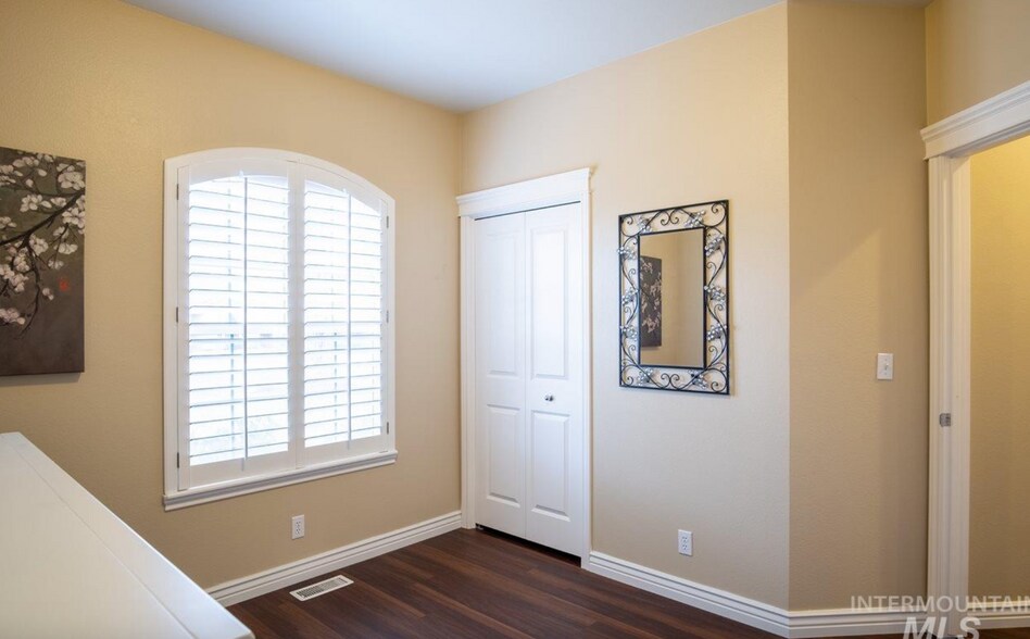 Building Photo - 218 S Parkinson Pl