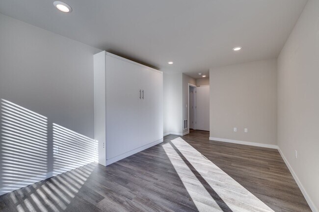 Building Photo - Stunning 4-Bedroom Home in Otani Gardens –...