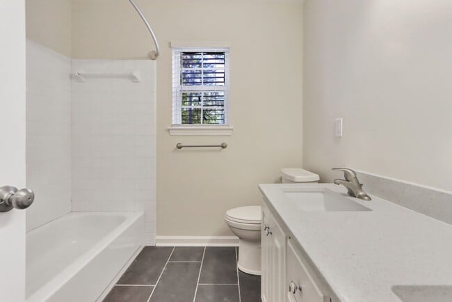 Building Photo - 114 Egrets Way Ln