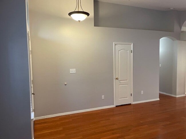 Building Photo - 3025 Starside Dr
