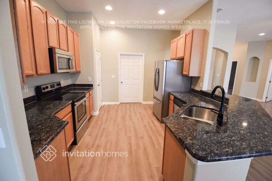 Building Photo - 920 White Oak Way