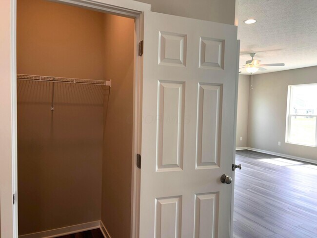 Building Photo - 7101 Unitas Lp