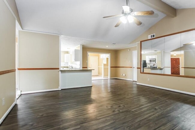 Building Photo - 7406 San Simeon Dr