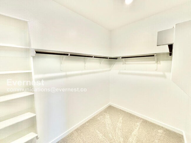 Building Photo - 1353 Rockwell Dr
