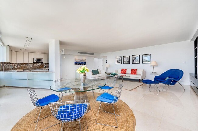 Building Photo - 613 Ocean Dr