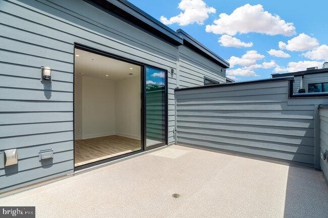 Building Photo - 11236 Bunsen St