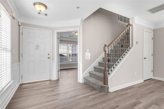 Building Photo - 268 Balaban Cir