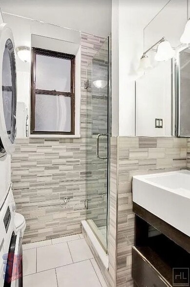 Building Photo - Mott Street