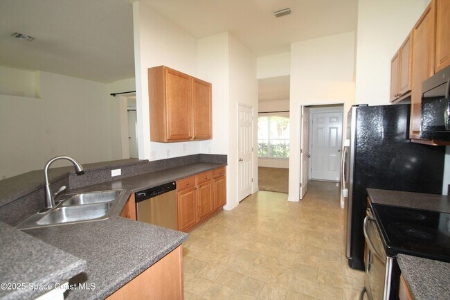 Building Photo - 2295 Botanica Cir
