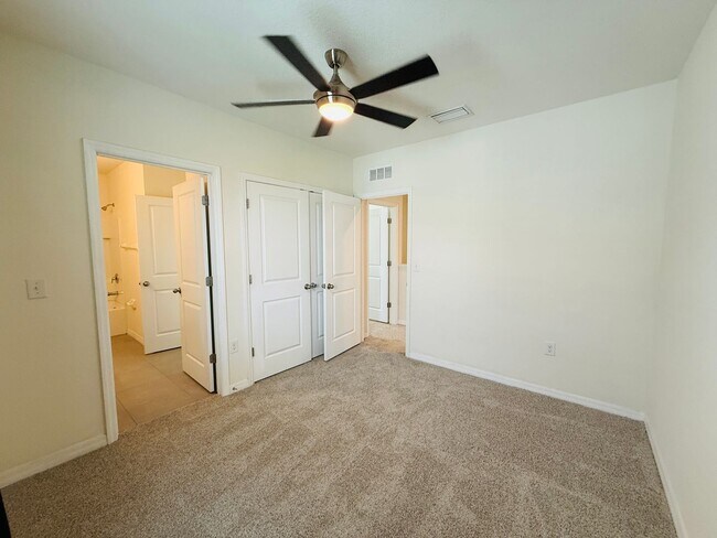 Building Photo - 2856 Suncoast Blend Dr