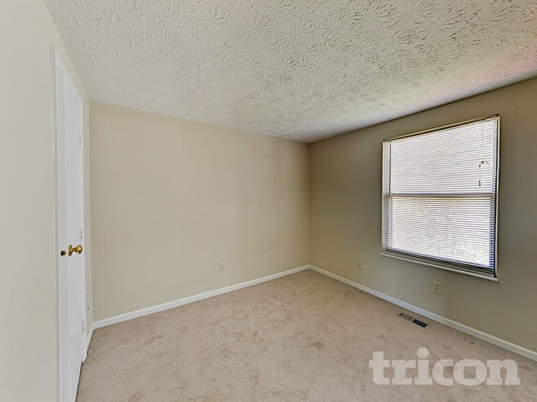 Building Photo - 3708 W 42nd Terrace