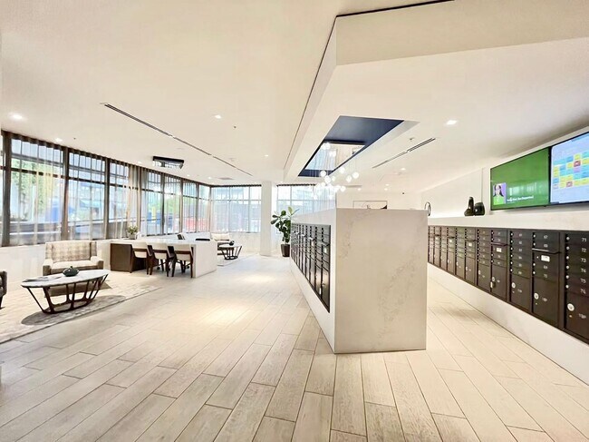 Building Photo - Great Condo For Rent