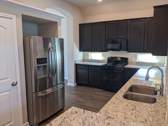 Building Photo - Available August 2026! Beautiful Home in Bryan!